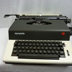 VINTAGE OLYMPIA SEP PORTABLE MANUAL TYPEWRITER